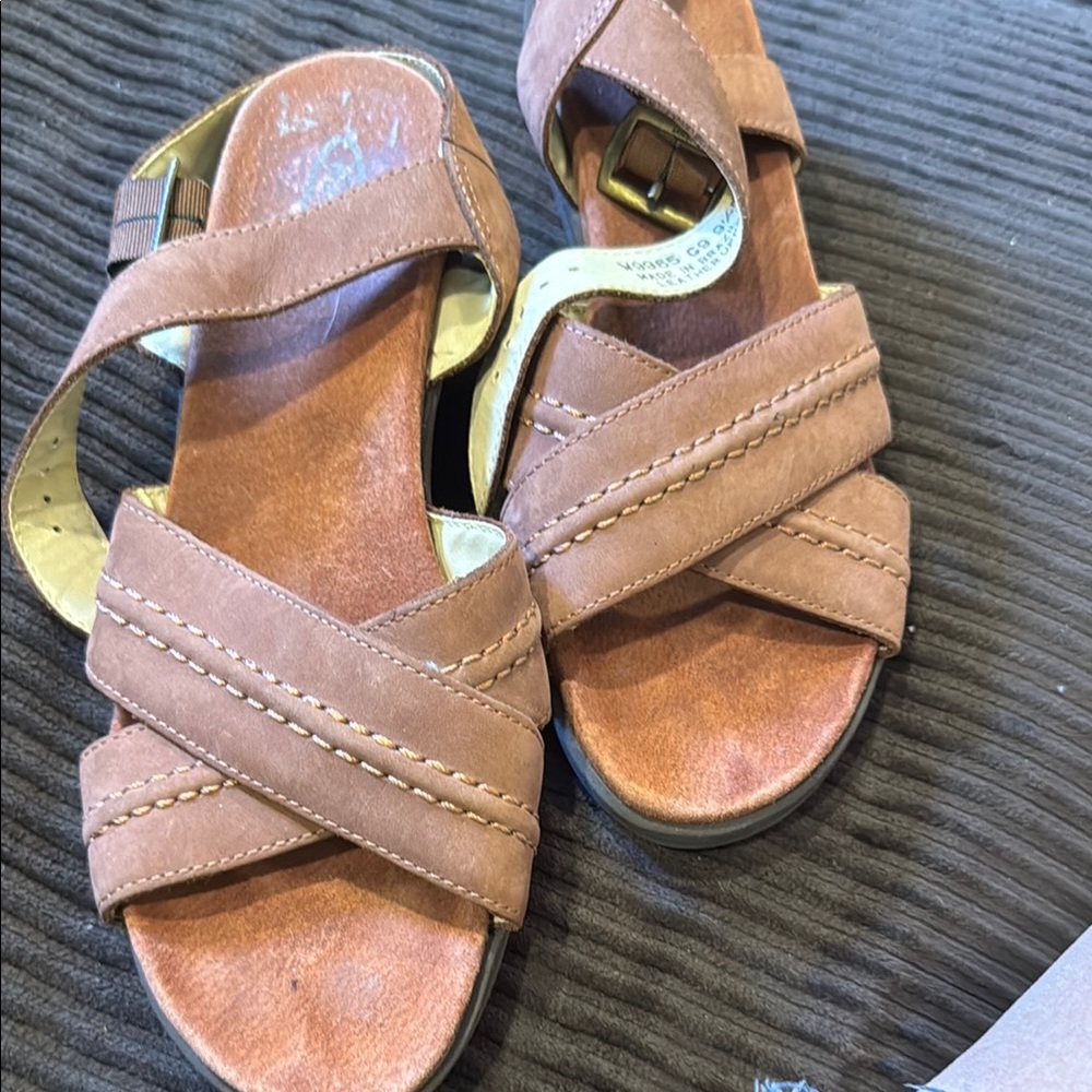 NWOT Rockport Brown Wedges Stylish Comfortable Design